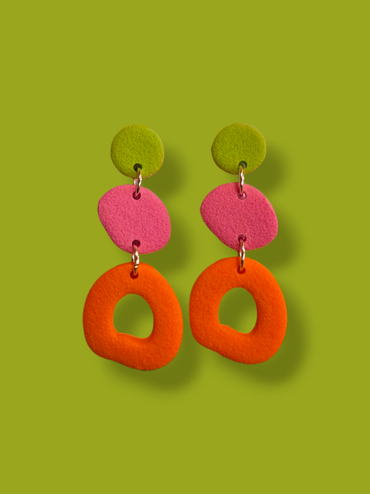 Three in a row dangles